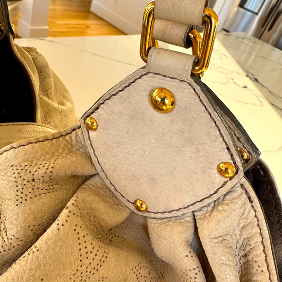 Louis Vuitton Mahina bag. EUC - Picture 4 of 13